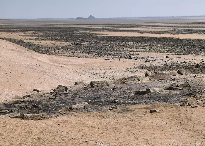 Proche De La Baie Du Mont Michel 생-장-르-토마