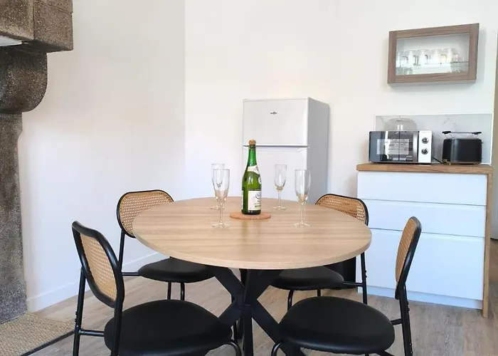 Proche De La Baie Du Mont Michel 생-장-르-토마